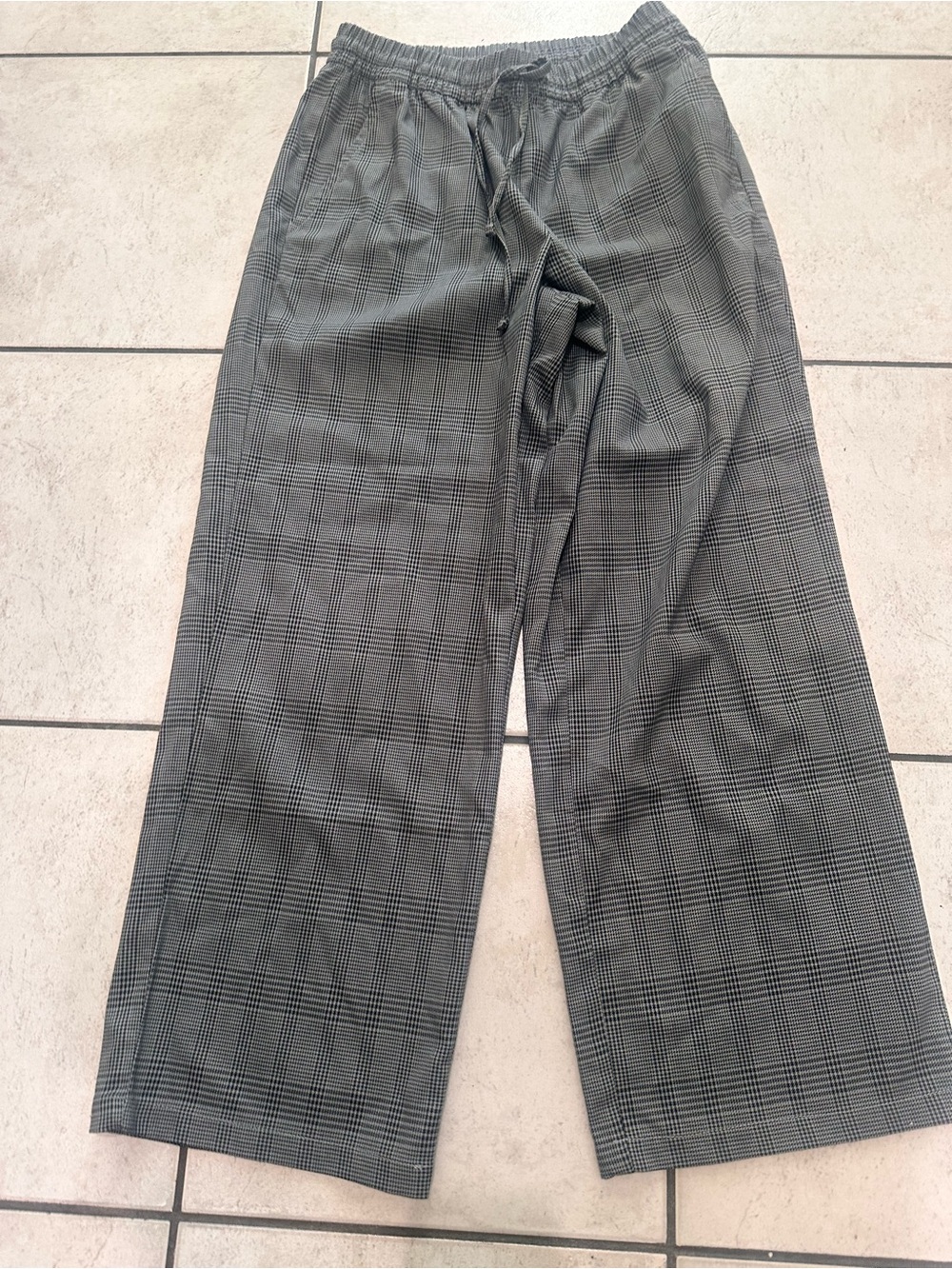 Gap mid rise twill Gray Plaid Wide-Leg Drawstring Pants petite small - Picture 7 of 10